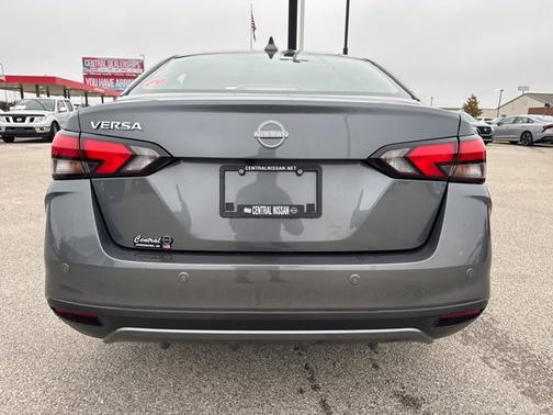 2025 Nissan Versa SV