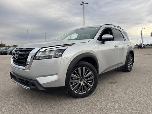 2024 Nissan Pathfinder SL
