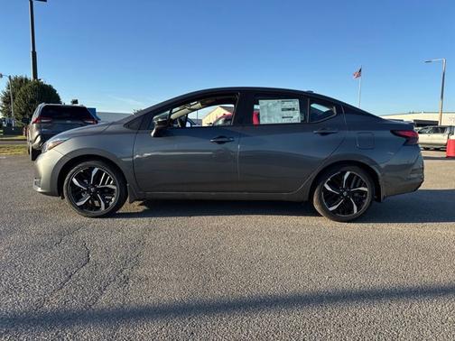 2025 Nissan Versa SR