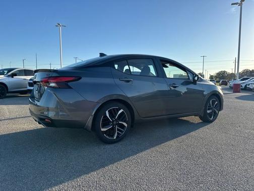 2025 Nissan Versa SR