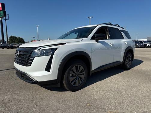 Everest White Pearl Tricoat 2026 Nissan Pathfinder SV