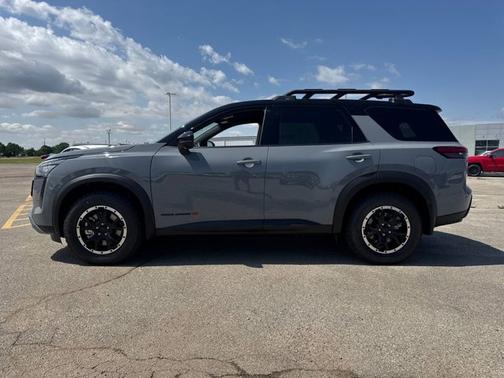Boulder Gray Pearl/Super Black 2026 Nissan Pathfinder Rock Creek