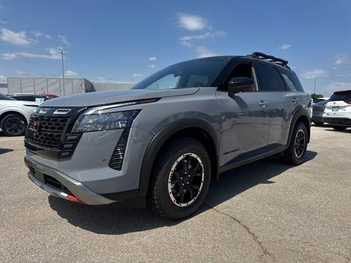 Boulder Gray Pearl/Super Black 2026 Nissan Pathfinder Rock Creek