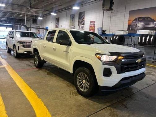 Summit White 2025 Chevrolet Colorado LT