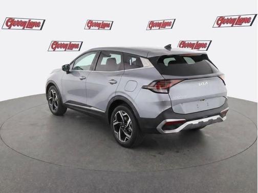 Everlasting Silver 2025 Kia Sportage LX