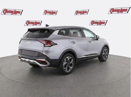 Everlasting Silver 2025 Kia Sportage LX