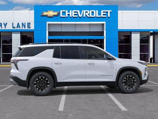 Polar White 2026 Chevrolet Traverse Z71