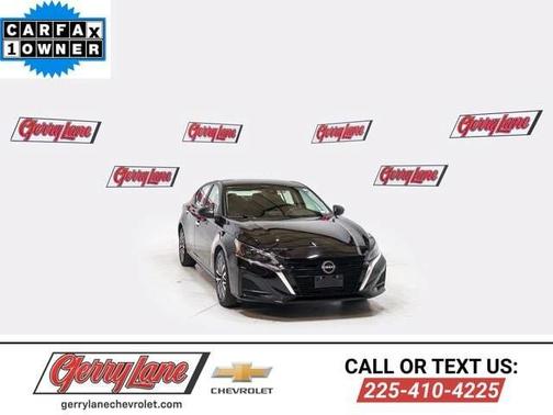 Black 2025 Nissan Altima SV