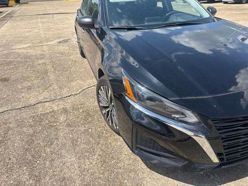 Black 2025 Nissan Altima SV