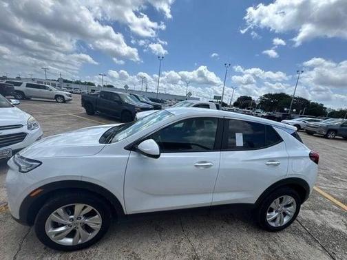 Summit White 2025 Buick Encore GX Preferred