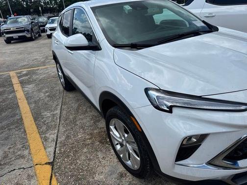 Summit White 2025 Buick Encore GX Preferred