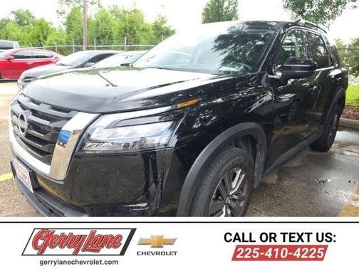 Black 2025 Nissan Pathfinder SV