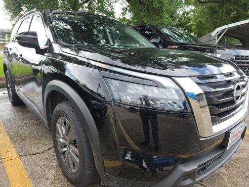 Black 2025 Nissan Pathfinder SV