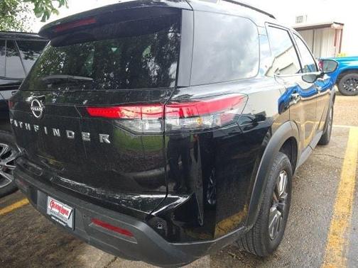 Black 2025 Nissan Pathfinder SV