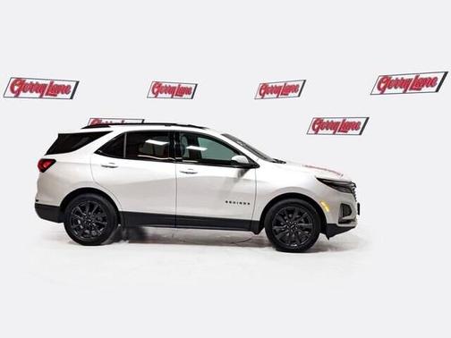 Iridescent Pearl Tricoat 2024 Chevrolet Equinox RS