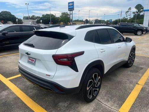 Summit White 2025 Chevrolet Trax 2RS