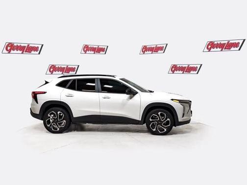 Summit White 2025 Chevrolet Trax 2RS