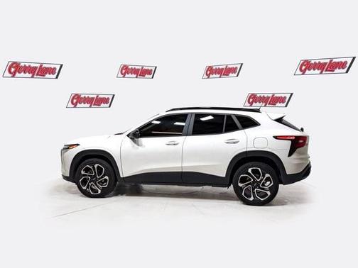 Summit White 2025 Chevrolet Trax 2RS