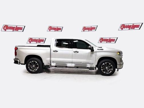Iridescent Pearl Tricoat 2024 Chevrolet Silverado 1500 High Country
