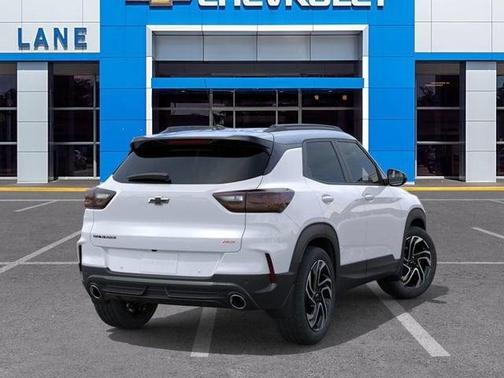Iridescent Pearl Tricoat 2026 Chevrolet Trailblazer RS