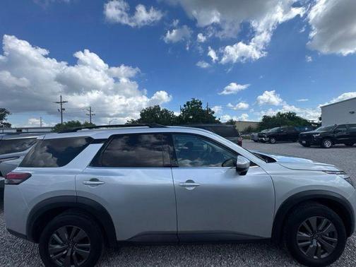 Brilliant Silver 2025 Nissan Pathfinder SV