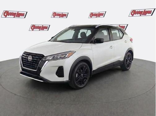 Aspen White / Super Black 2024 Nissan Kicks SV