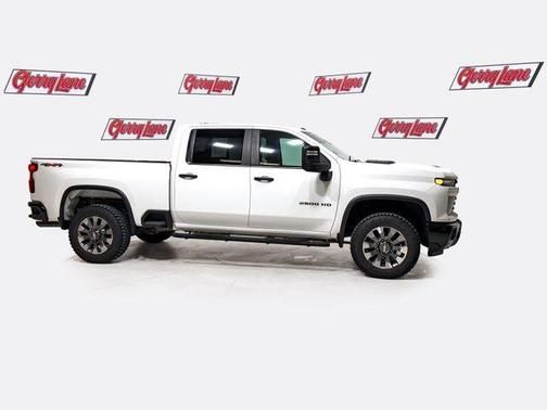Summit White 2024 Chevrolet Silverado 2500 Custom