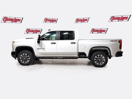 Summit White 2024 Chevrolet Silverado 2500 Custom