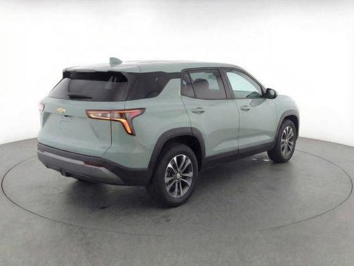 Green 2025 Chevrolet Equinox LT