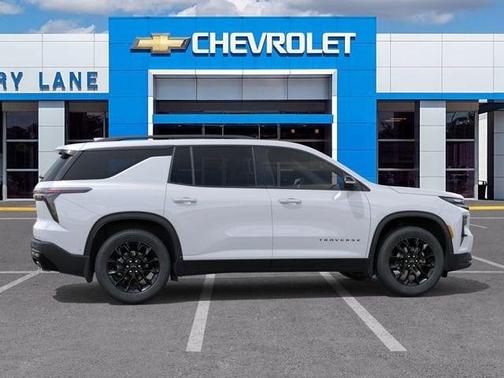 Summit White 2026 Chevrolet Traverse LT