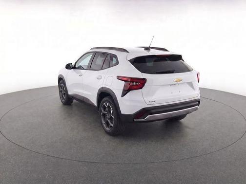 Summit White 2025 Chevrolet Trax LT