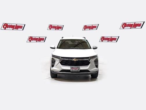 Summit White 2025 Chevrolet Trax LT