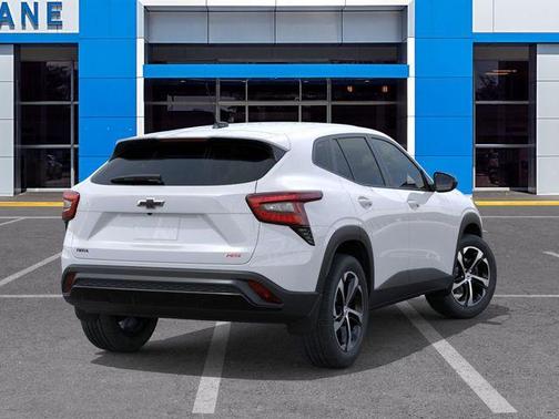 Summit White 2026 Chevrolet Trax 1RS