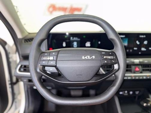 Aurora Black Pearl 2025 Kia K4