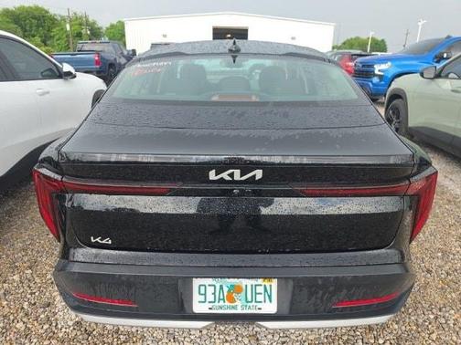 Aurora Black Pearl 2025 Kia K4