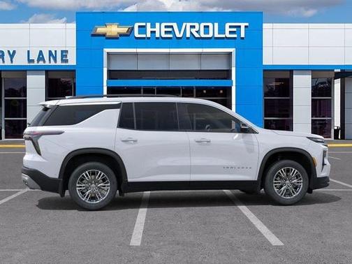 Summit White 2026 Chevrolet Traverse LT