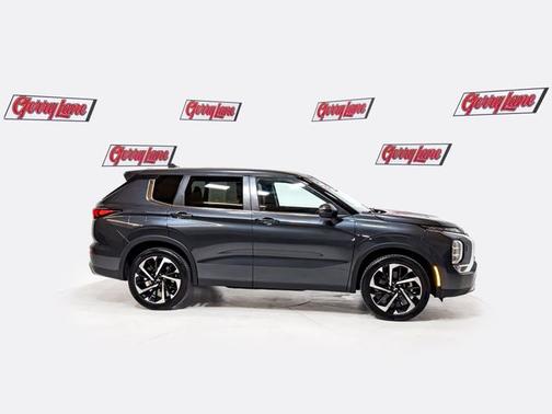 Cosmic Blue Metallic 2024 Mitsubishi Outlander SE