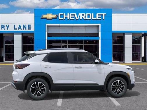 Summit White 2026 Chevrolet Trailblazer LT
