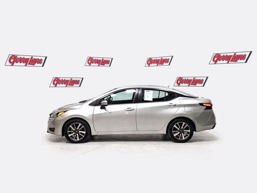 Brilliant Silver Metallic 2025 Nissan Versa 1.6 SV