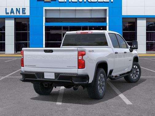 Summit White 2026 Chevrolet Silverado 2500 Custom