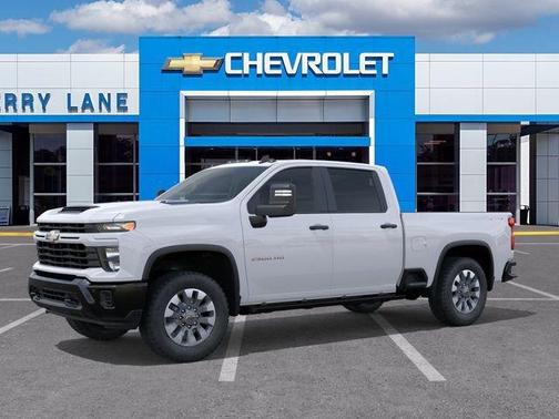 Summit White 2026 Chevrolet Silverado 2500 Custom
