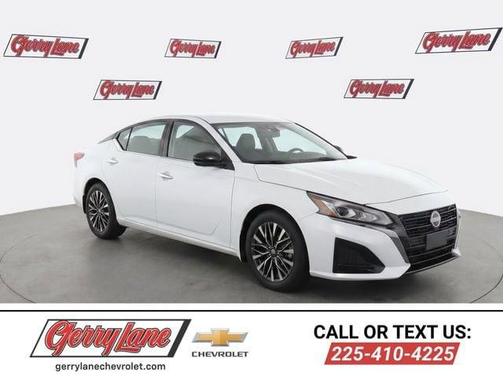 Glacier White 2025 Nissan Altima SV