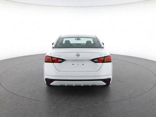 Glacier White 2025 Nissan Altima SV