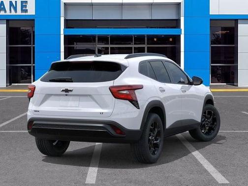 Summit White 2026 Chevrolet Trax LT
