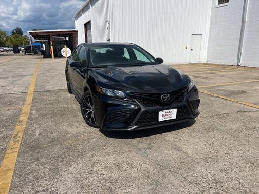 Midnight Black Metallic 2024 Toyota Camry SE