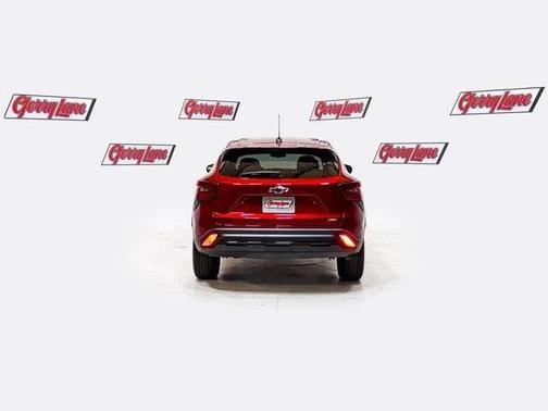 Crimson 2024 Chevrolet Trax 1RS