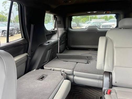 Iridescent Pearl Tricoat 2022 Chevrolet Tahoe LT