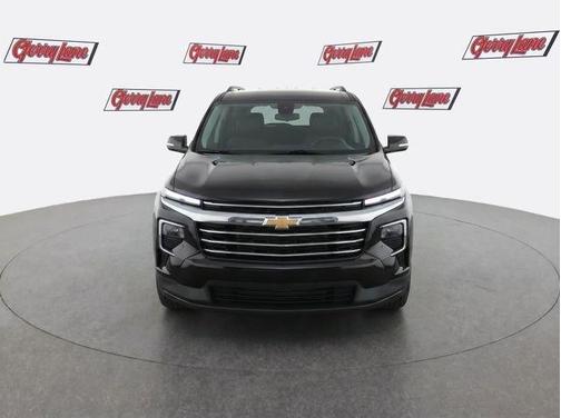 Mosaic Black Metallic 2025 Chevrolet Traverse LT