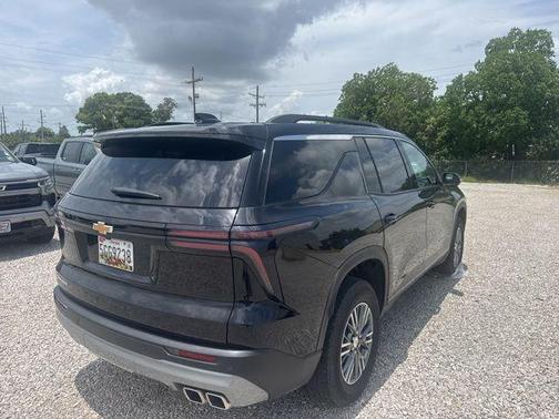 Mosaic Black 2025 Chevrolet Traverse LT