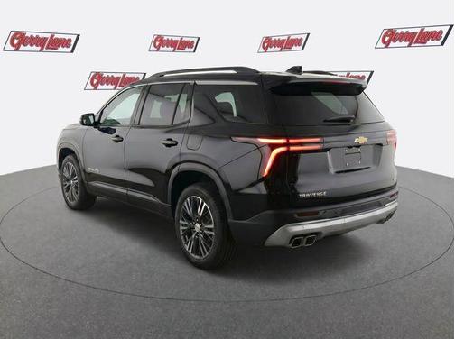 Mosaic Black Metallic 2025 Chevrolet Traverse LT